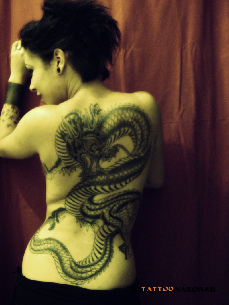Татуировка(тату) дракон на спине... Женская
